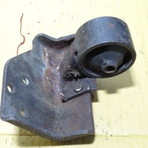 DAIHATSU CHARADE GTti  CB80   top engine mount .
