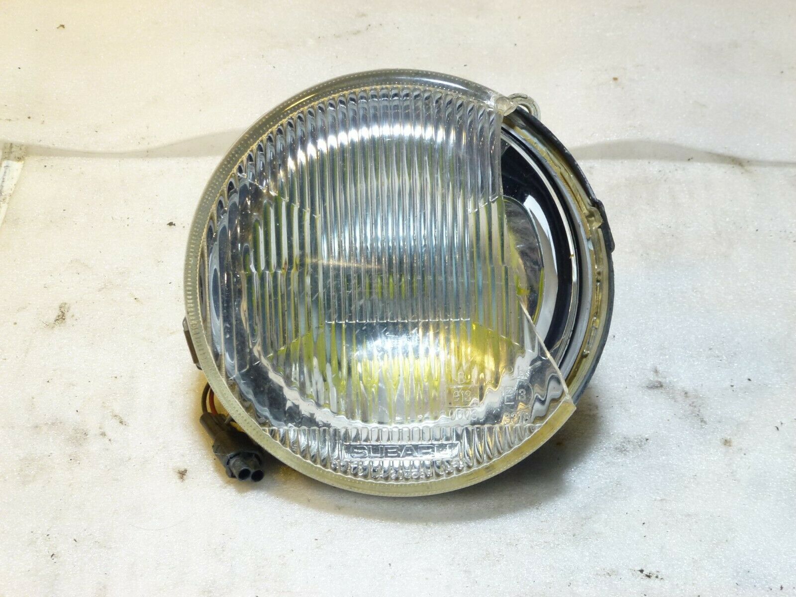 SUBARU IMPREZA WRX STI V2 FRONT FOG LIGHT DAMAGED SPARES REPAIRS
