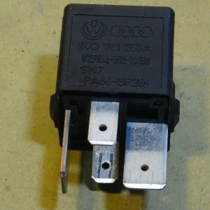 Audi tt 2.0  fsi 2009 electric relay  1k0951253a