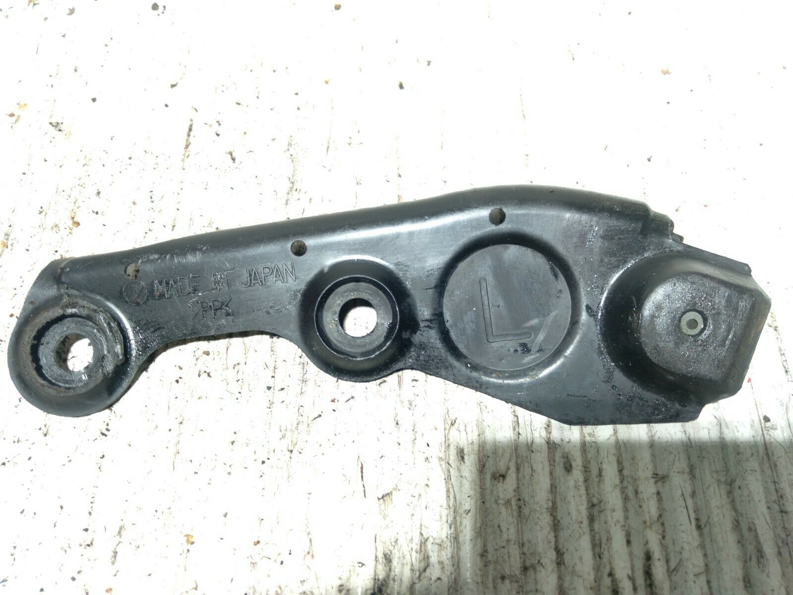 SUBARU IMPREZA WRX STI U C FRAME BOLT COVER PLASTIC TRIM LEFT PASSENGER SIDE
