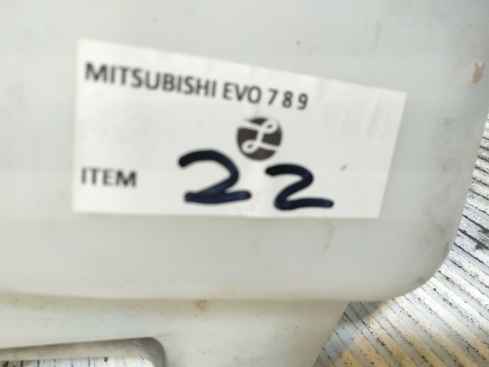 MITSUBISHI EVO 7 8 9 REAR SCREEN WIPER WASHER BOTTLE RESERVOIR - Image 6