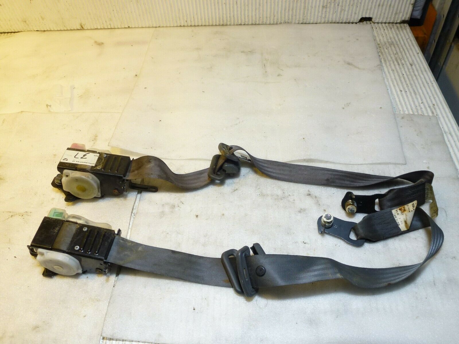 SUBARU IMPREZA WRX STI V2 FRONT SEAT BELT CLIP LEFT + RIGHT
