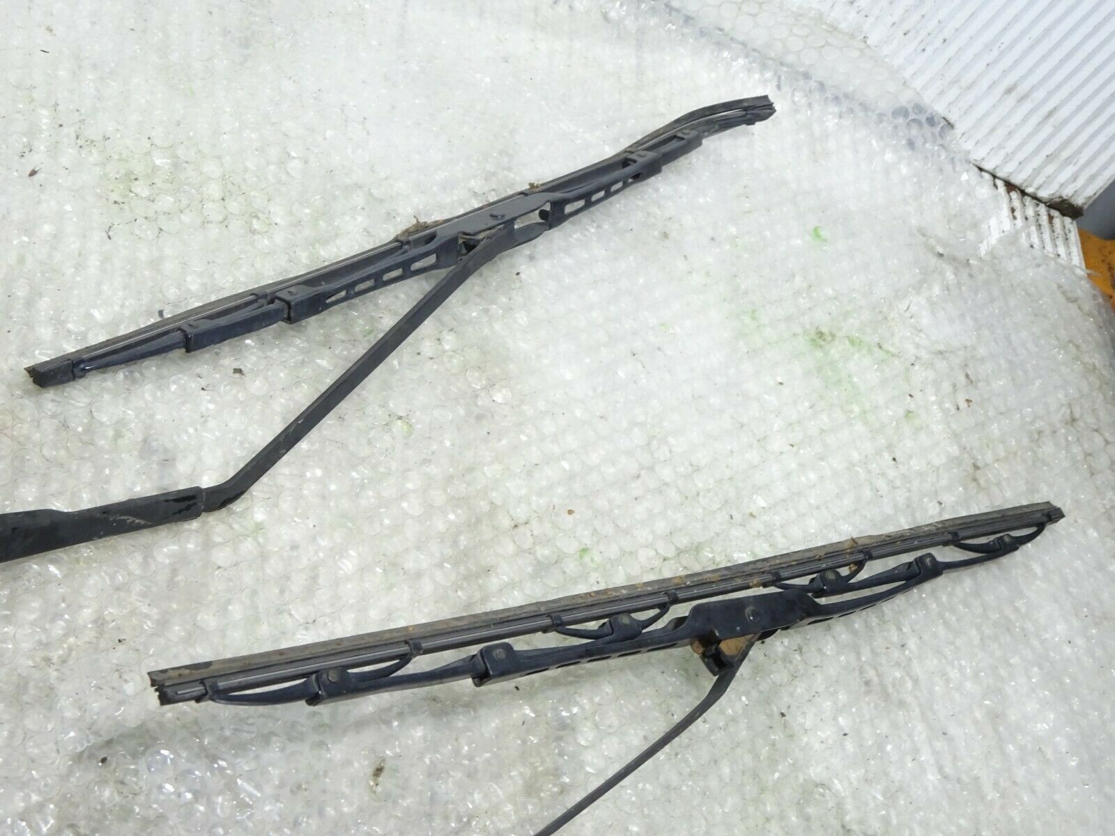 Subaru Impreza wrx sti classic v2 front windscreen wiper arms y 1995 gc8 - Image 4