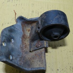 DAIHATSU CHARADE GTti  CB80   top engine mount ..
