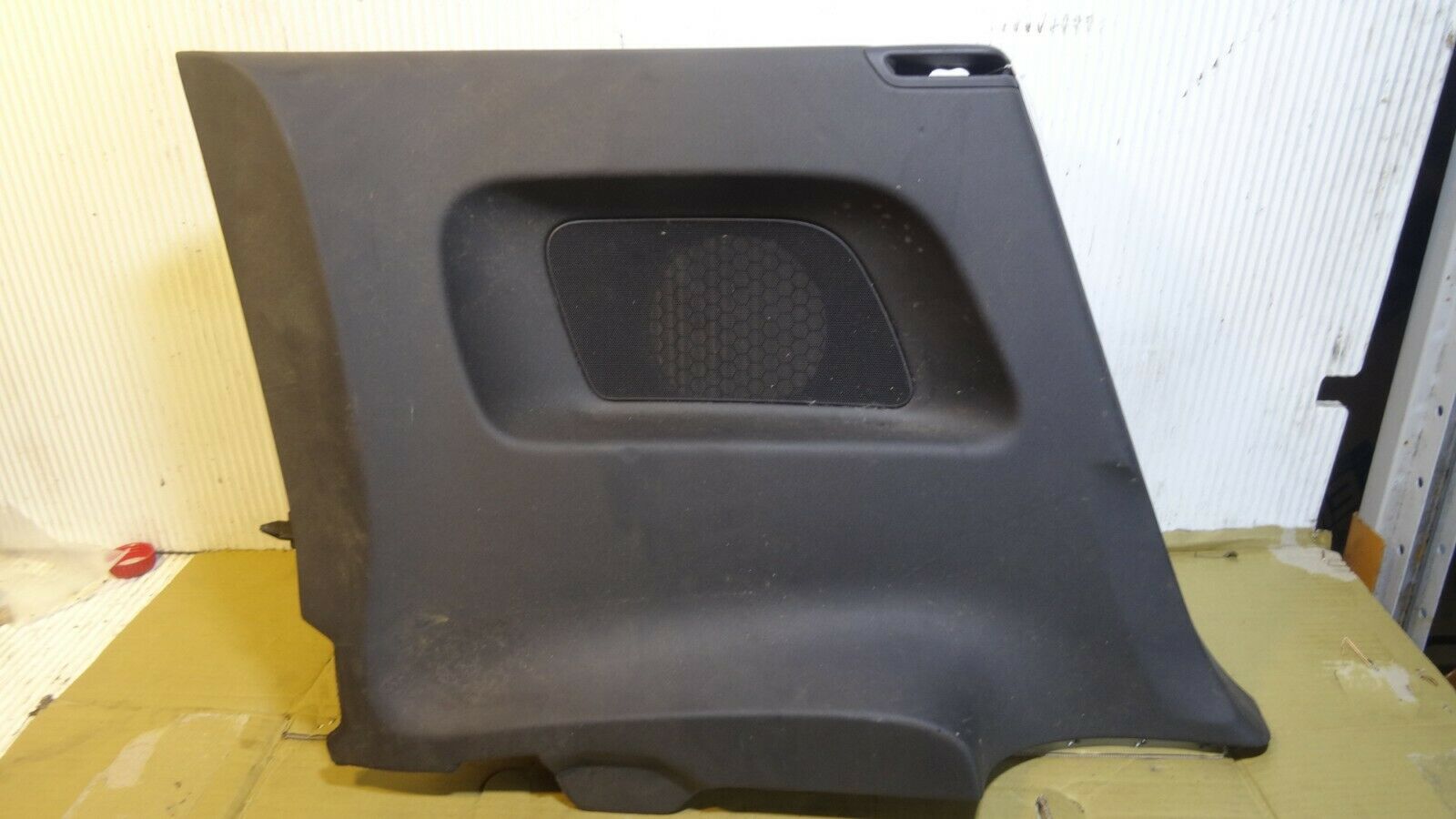 Audi tt 2.0 fsi 2009 REAR QUARTER INNER TRIM PLASTIC SVKL HL 8J8867038 LEFT SIDE