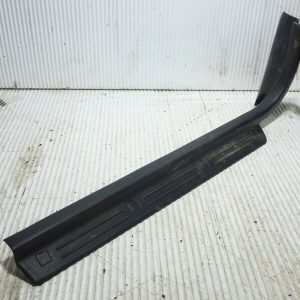 Subaru Impreza WRX  STI V5 SILL COVER PLASTIC TRIM COVER PANEL RIGHT OSF