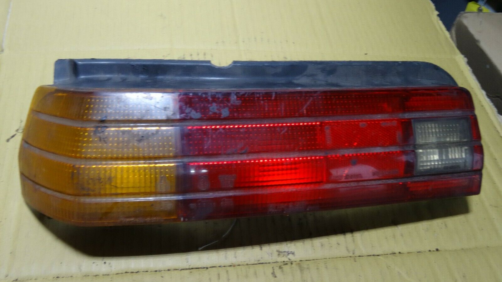 DAIHATSU CHARADE GTti cb80 REAR LIGHT CLUSTER PRE FACE LIFT PASSENGER LEFT