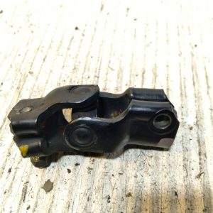 NISSAN SKYLINE R34 GTT ER34 POWER STEERING  U JOINT MOUNT BRACKET KNUCKLE